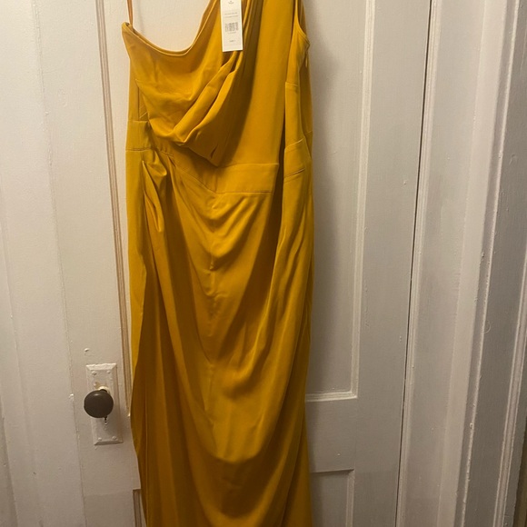 Brand New Fashion to Figure Dress - Picture 5 of 5